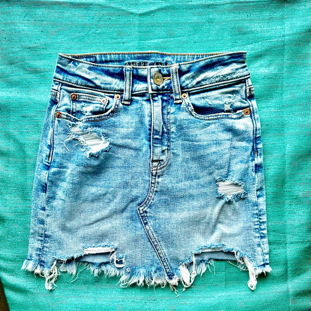 American Eagle denim skirt size 00. EUC.